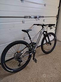 bici da enduro/mountain bike