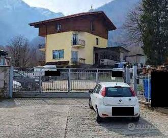 Immobile in asta di 509 m² con 5 locali a Malonno