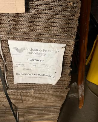Cartoni per spedizioni logati