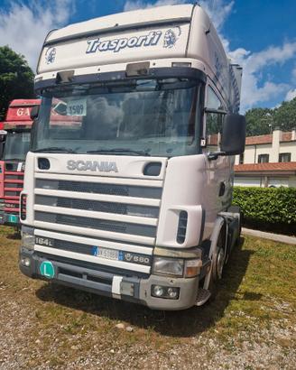 2 Trattori stradali SCANIA