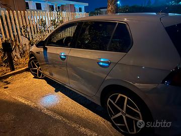VOLKSWAGEN Golf 8ª serie - 2.0TDI DSG 150CV Matrix