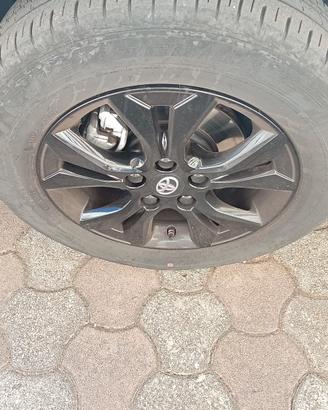 Cerchi in lega Toyota Yaris Cross + Pneumatici