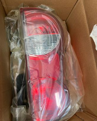 Nissan nv200 fanale posteriore sinistro
