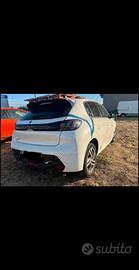 Peugeot 208  2023 benzina automatica