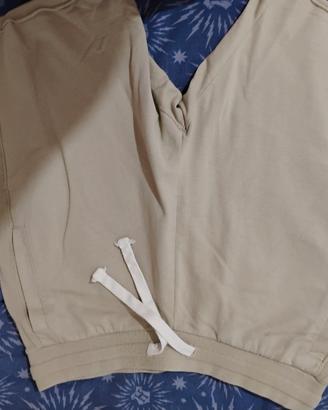 pantaloncini colore beige  misura S 
