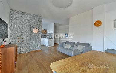 APPARTAMENTO PARI AL NUOVO CON AFFACCIO IN PIAZZA