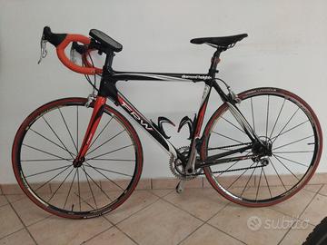 bici da corsa FRW in carbonio