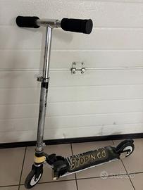 Monopattino con luci