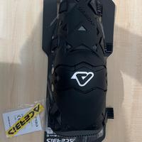 ginocchiere mai usate comprate per sbaglio