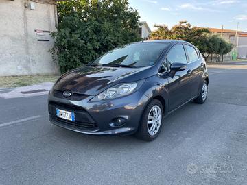 Ford Fiesta 1.4 TDCi 68CV 5 porte Titanium