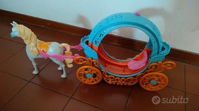 carrozza con cavallo 