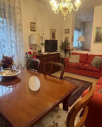 Appartamento di 100 m² con più di 5 locali a Miran