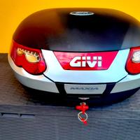 bauletto maxia givi 56 litri puo contenere 2 casch