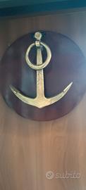 Quadro nautico in legno lucido ancora in ottone