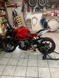 BRUTALE 800 MV CON ABS TC