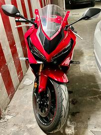 Honda CBR  650 R