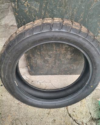 pneumatico posteriore Bridgestone batlax 
