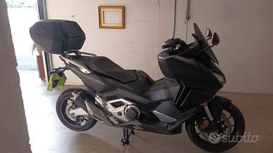 HONDA FORZA 750 URBAN