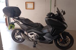 HONDA FORZA 750 URBAN