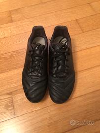 Scarpe con tacchetti rugby / calcio n. 42