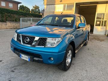 Nissan Navara 2.5 dCi 4 porte Doppia Cabina 4X4