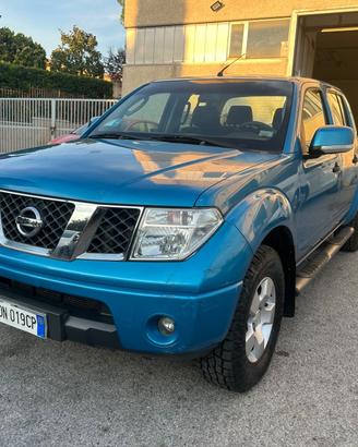 Nissan Navara 2.5 dCi 4 porte Doppia Cabina 4X4