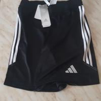 Pantaloncini adidas aeroready