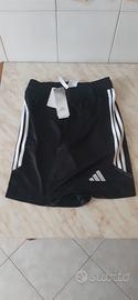 Pantaloncini adidas aeroready