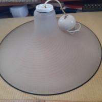 Lampadario con profilo nero