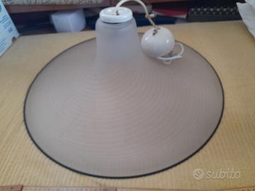 Lampadario con profilo nero