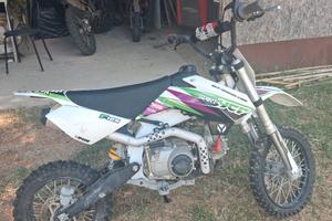 pit bike 125 ycf 4t.