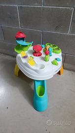 Tavolino giocattolo da bambini.