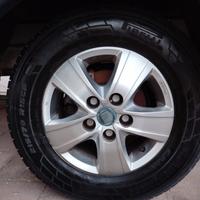 Pirelli carrier camper 215/70/15c