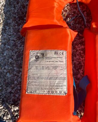 Giubbotti di salvataggio €6,00 cad.