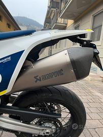 Akrapovič Slip-On Line per Husqvarna 701