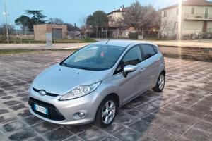 ford fiesta 1.4  deisel per neopatentati