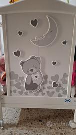 Culla e fasciatoio pali