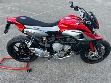 MV AGUSTA RIVALE 800 2015