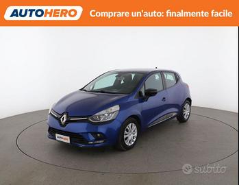 RENAULT Clio PA07671