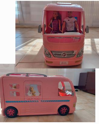 Camper di Barbie con accessori, Barbie e Ken