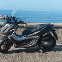 Honda Forza 300  2018  gomme nuove coperta tucano.