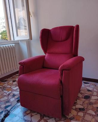 Poltrona elettrica alzapersona con due motori 