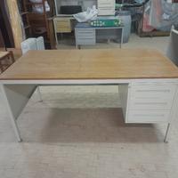 scrivanie in metallo anni 60