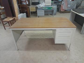 scrivanie in metallo anni 60