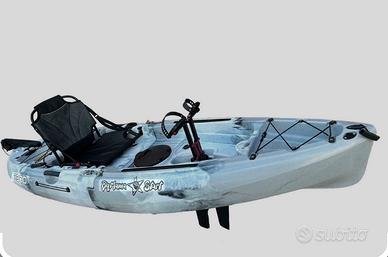 Kayak divisibile a pedali