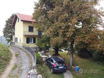Villa con vista e ampio giardino