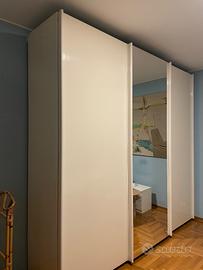 Armadio camera ante scorrevoli con specchio