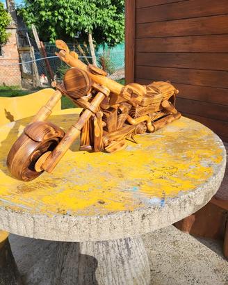 modellino moto castom in legno