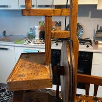 ATTREZZO PER FILARE LA LANA A PEDALE