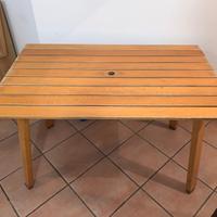Tavolo da giardino con 4 sedie in legno